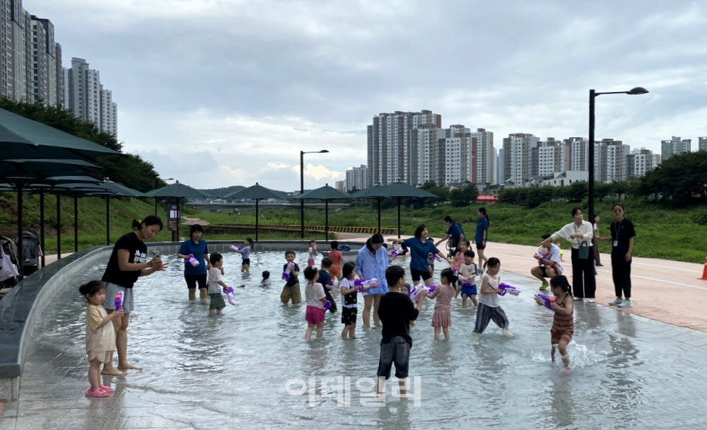 고양시, 바닥분수·실개천·물놀이터 50개 안전·수질 점검