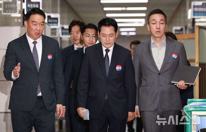 장동혁 “민주당, 침대특검으로 버틴다면 정권 몰락 속도만 높아질 것”