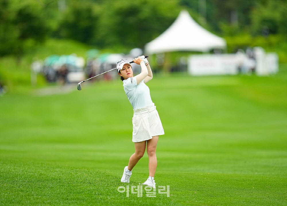 [포토]이승연,그린에 올려 버디를 노린다