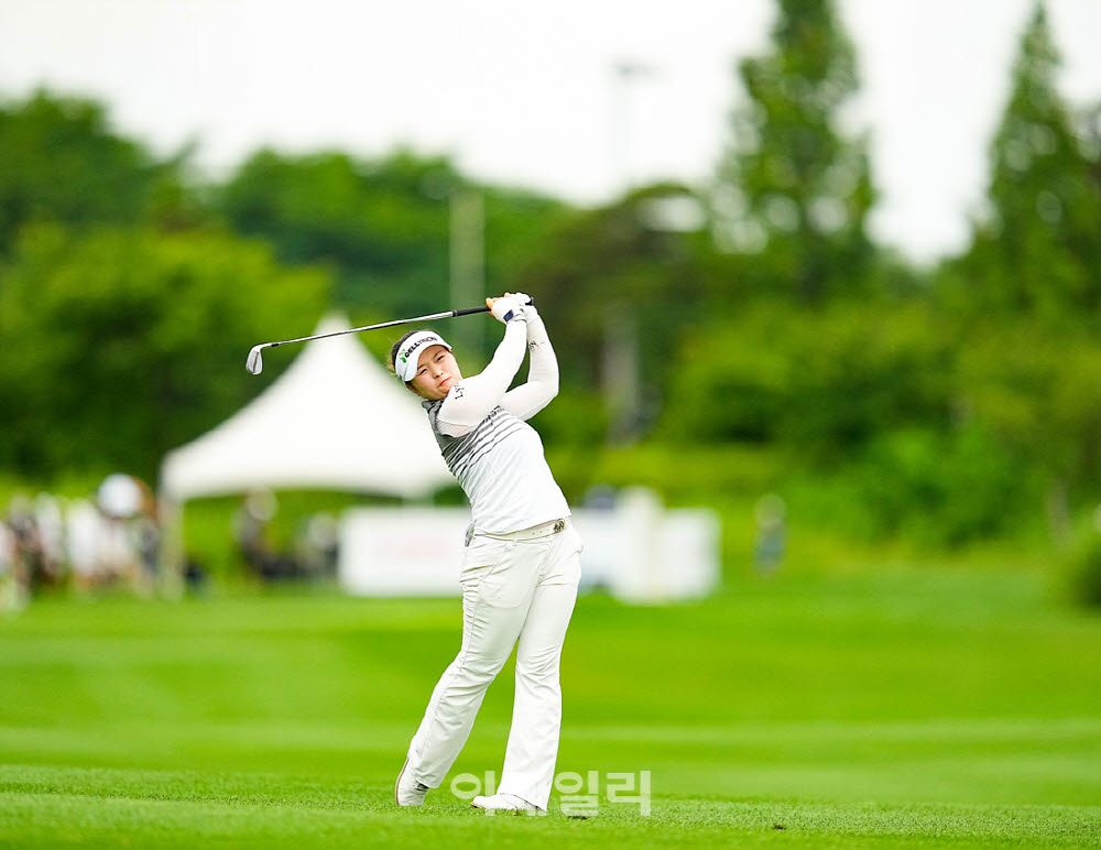 [포토]김서윤,핀 앞에 붙여 버디를 노리자