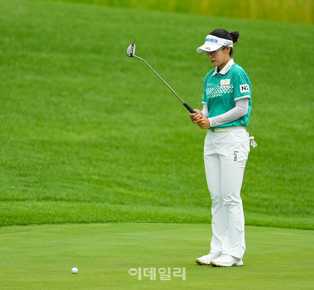 [포토]박민지,첫 홀 버디 정조준