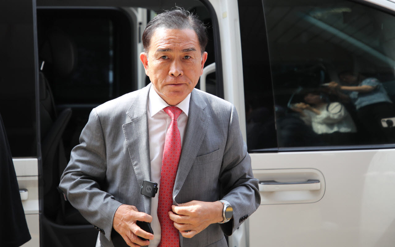 父 내세워 14억 사기…檢, 태영호 前의원 장남 1심 징역 5년 구형