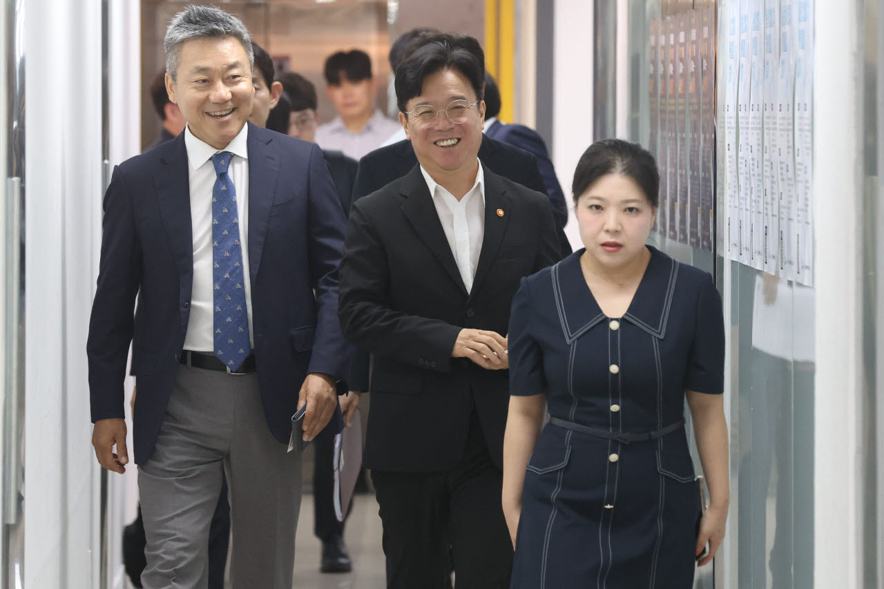 [포토]김영훈 장관, KDT AI 캠퍼스 참여기업 현장방문