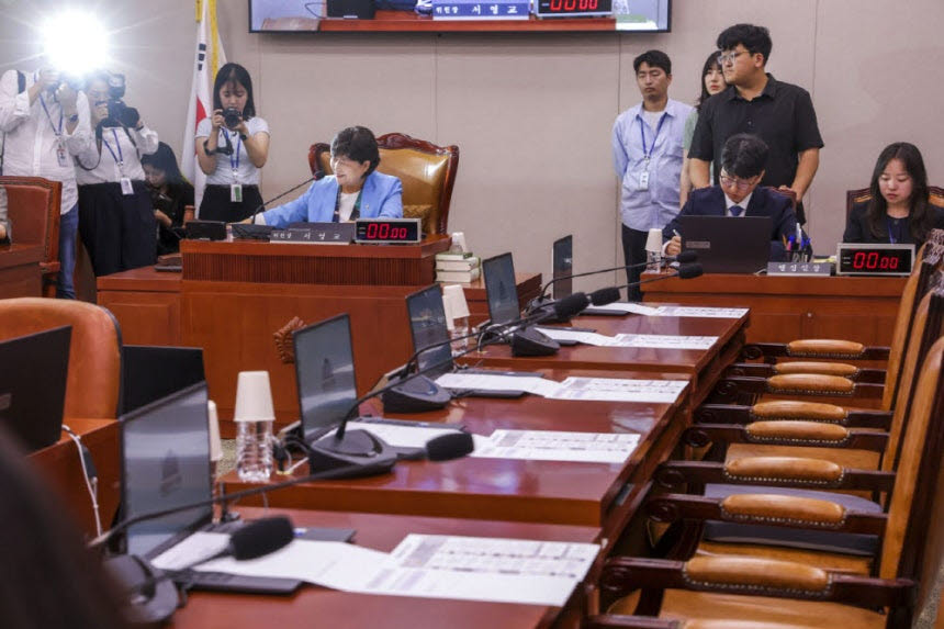 법사위가 뭐길래...여야 목 매면서도 뜯어고치겠다 경쟁