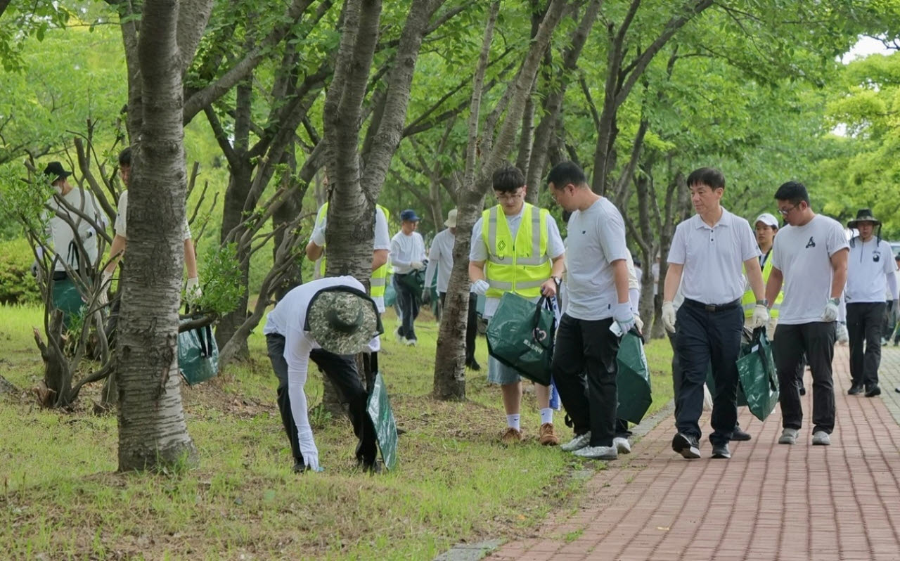 르노코리아, 부산공장 인근 쓰레기 줍기 봉사