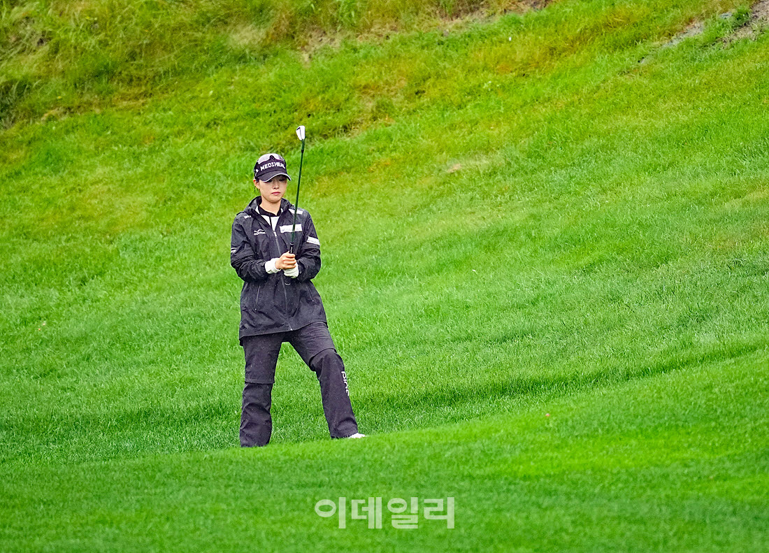 [포토]안지현,신중한 첫 홀