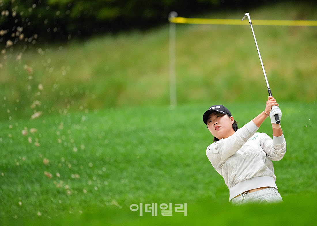 [포토]홍진영,그린 중앙으로 가라