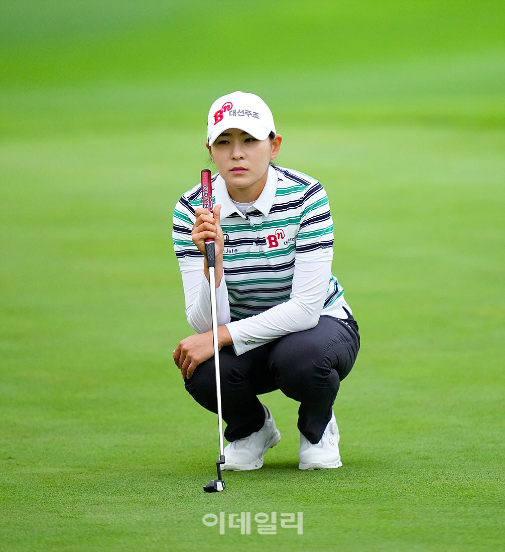 [포토]이지현,퍼트 라인 확인해요