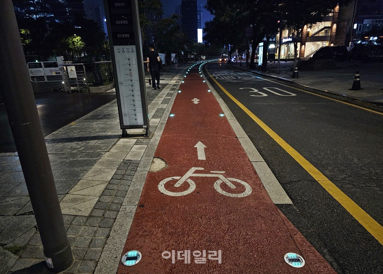[포토] 종로구, 자전거도로 안전시설 대폭 확충
