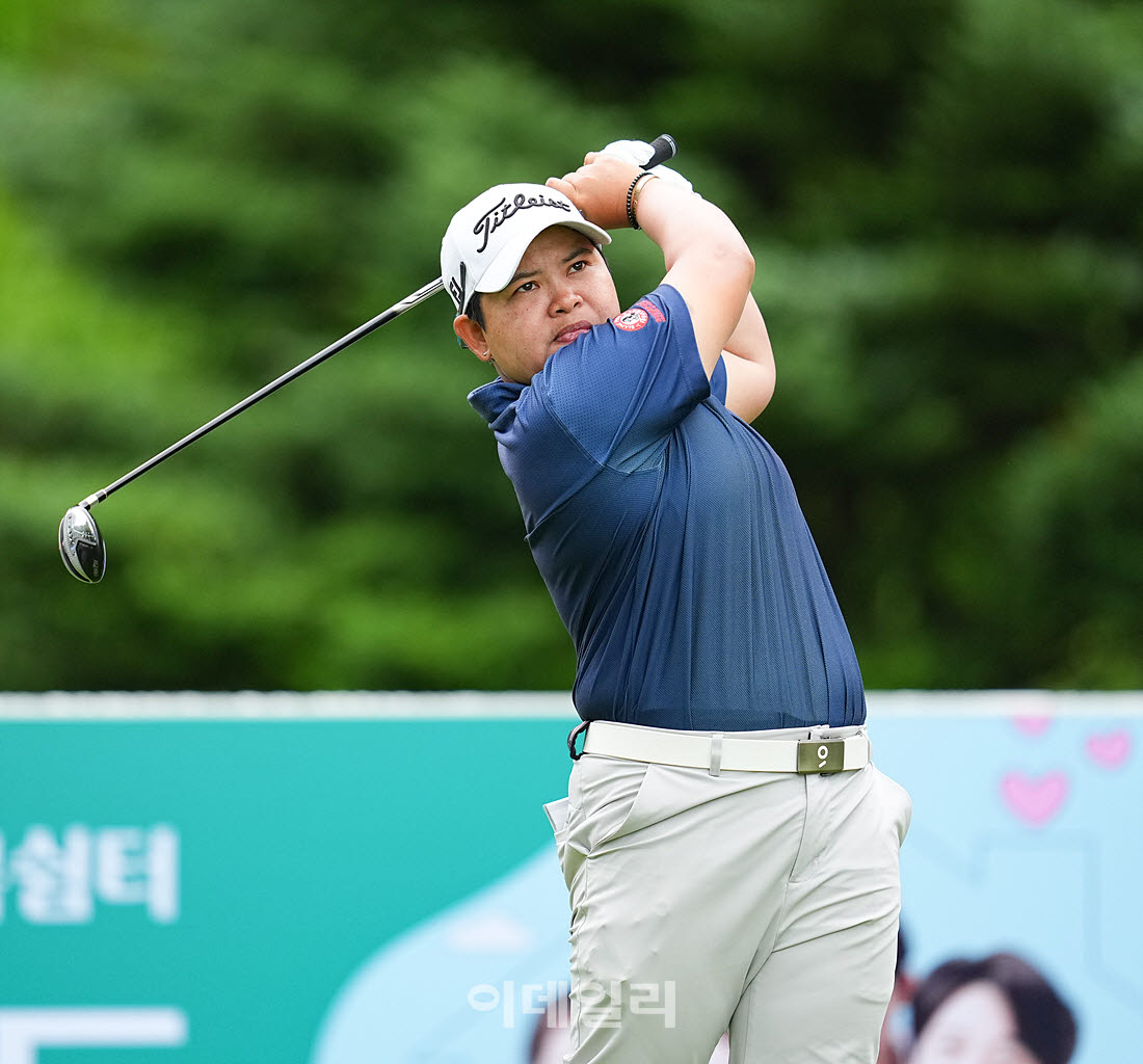 [포토]빳차라쭈타 콩끄라판.페어웨이를 노린다