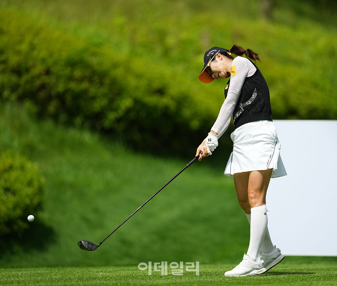 [포토]안송이,부드러운 티샷 임팩트