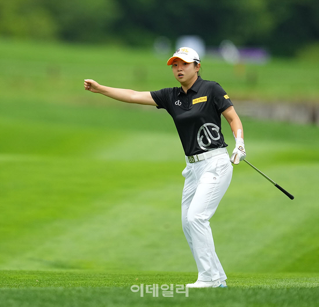 [포토]이지민,샷이글 성공 주먹 불끈하려는데