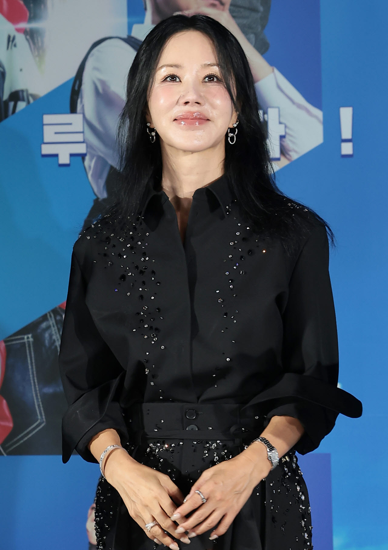"톰 크루즈도 봐주길"…엄정화 자신한 코믹 액션 '오케이 마담2'