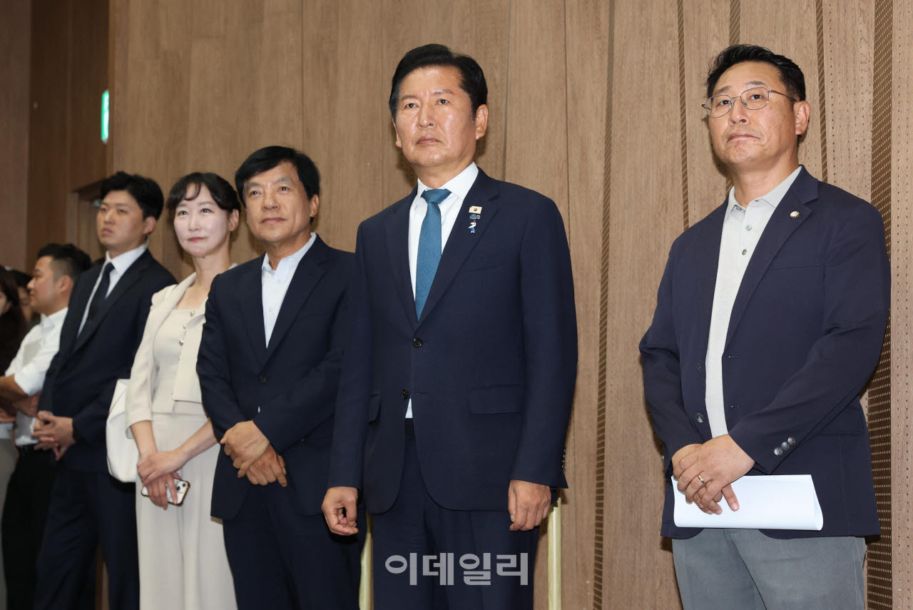 [포토]기자회견 준비하는 정청래