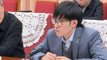 딥시크 량원펑, 세계 AI 창업자 중 자산 1위…순자산 53조원