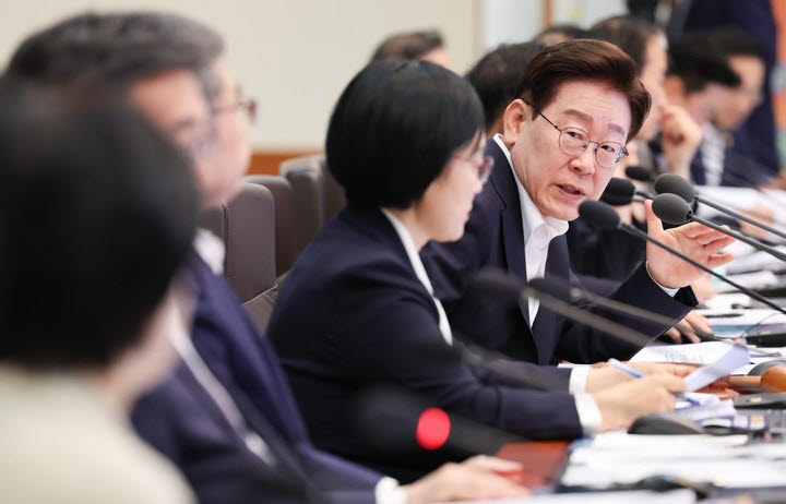 질문하는 이재명 대통령. (사진=연합뉴스)