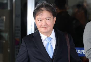 "매일 '올공' 나가"...민경욱, 부정선거 강연 중 뇌출혈로 쓰러져