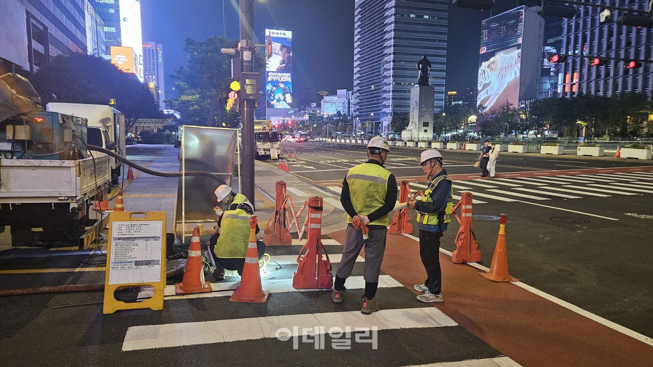 [포토] 종로구, 노후 원형관로 보수공사 시행