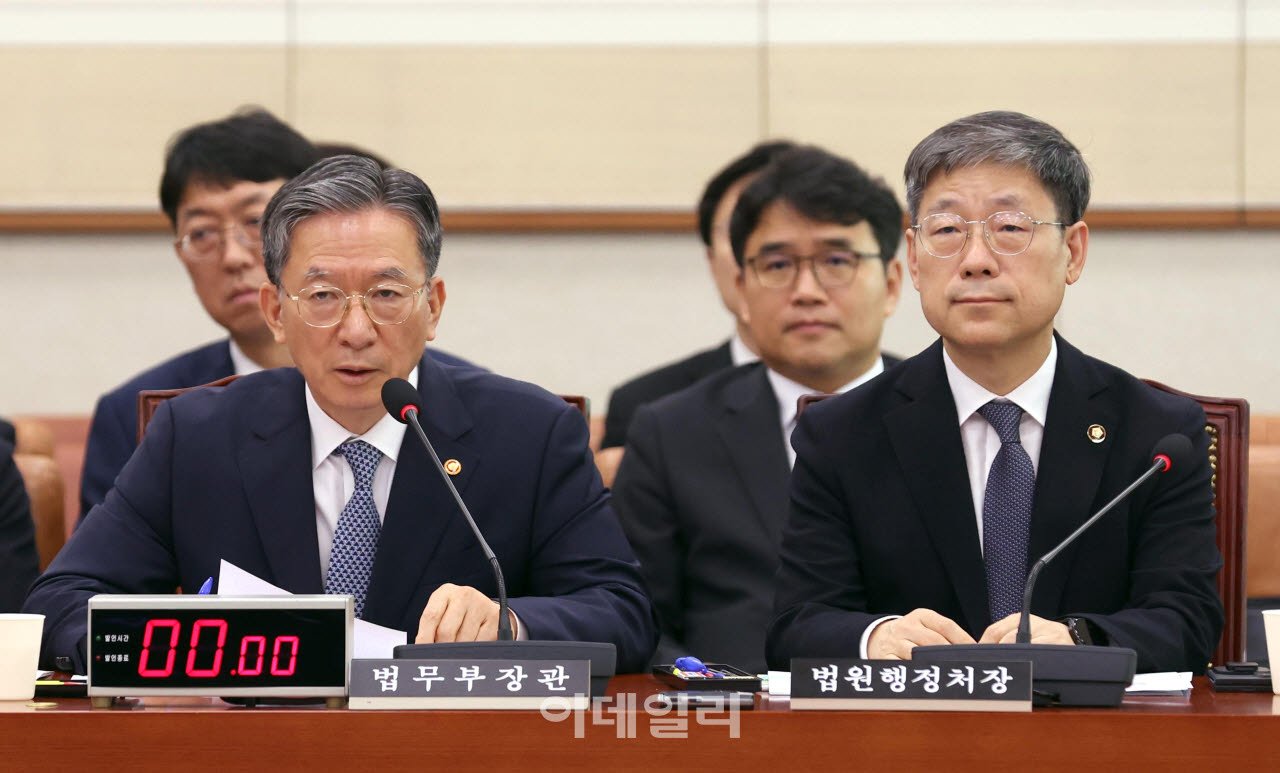 [포토]법사위, '답변하는 정성호 장관'