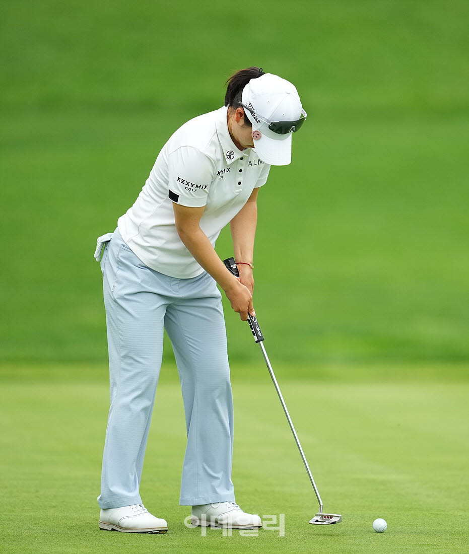 [포토]이승연,마무리 버디 퍼트 성고하자