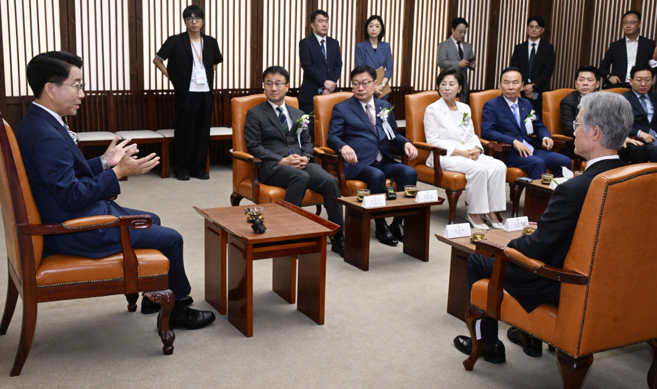 [포토]제78회 제헌절 경축식 앞두고 한자리에 모인 국회의장과 4부요인
