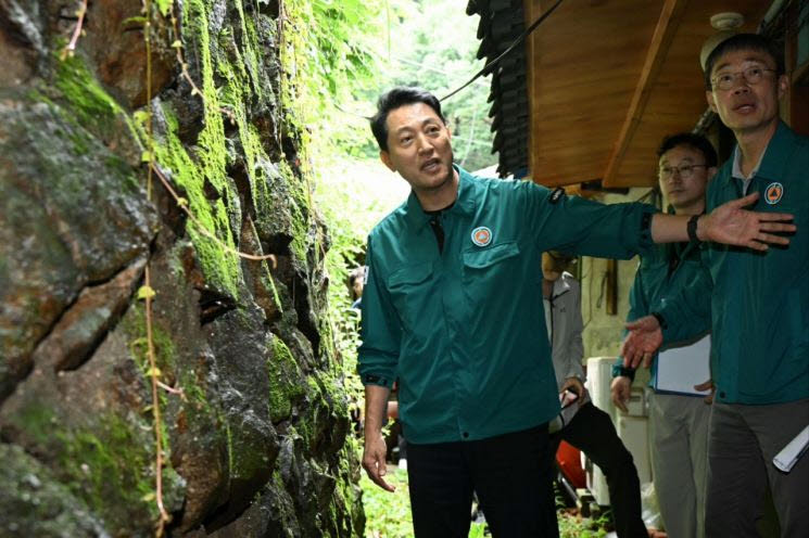 오세훈, 침수 취약지역 현장 점검…"지반 약해져 작은 위험도 놓치지 말아야"