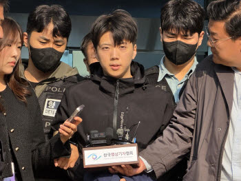 경찰, 장윤기 이름 잘못 써…압수수색 늦어진 황당 이유