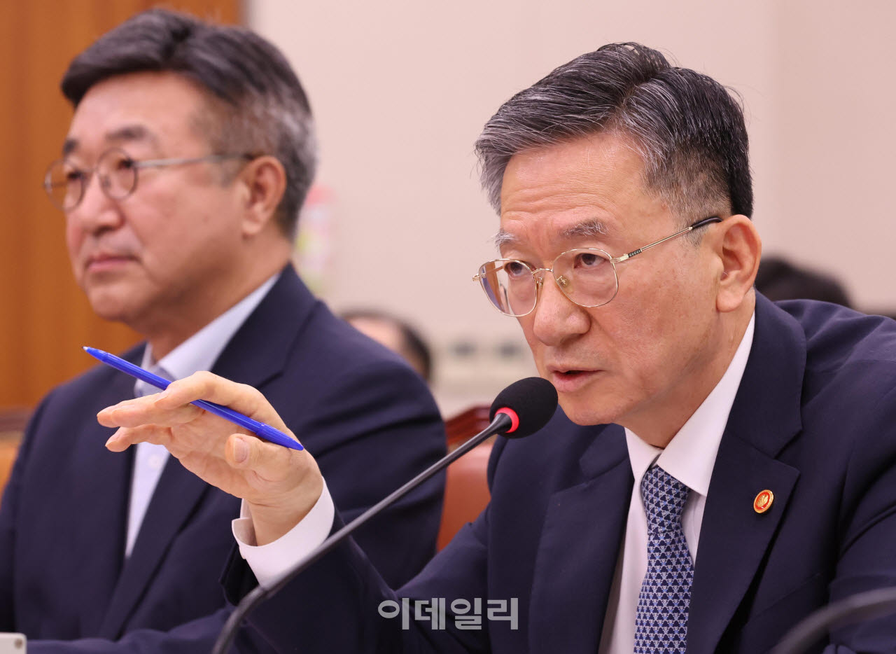 [포토]법사위, '답변하는 정성호 법무부 장관'