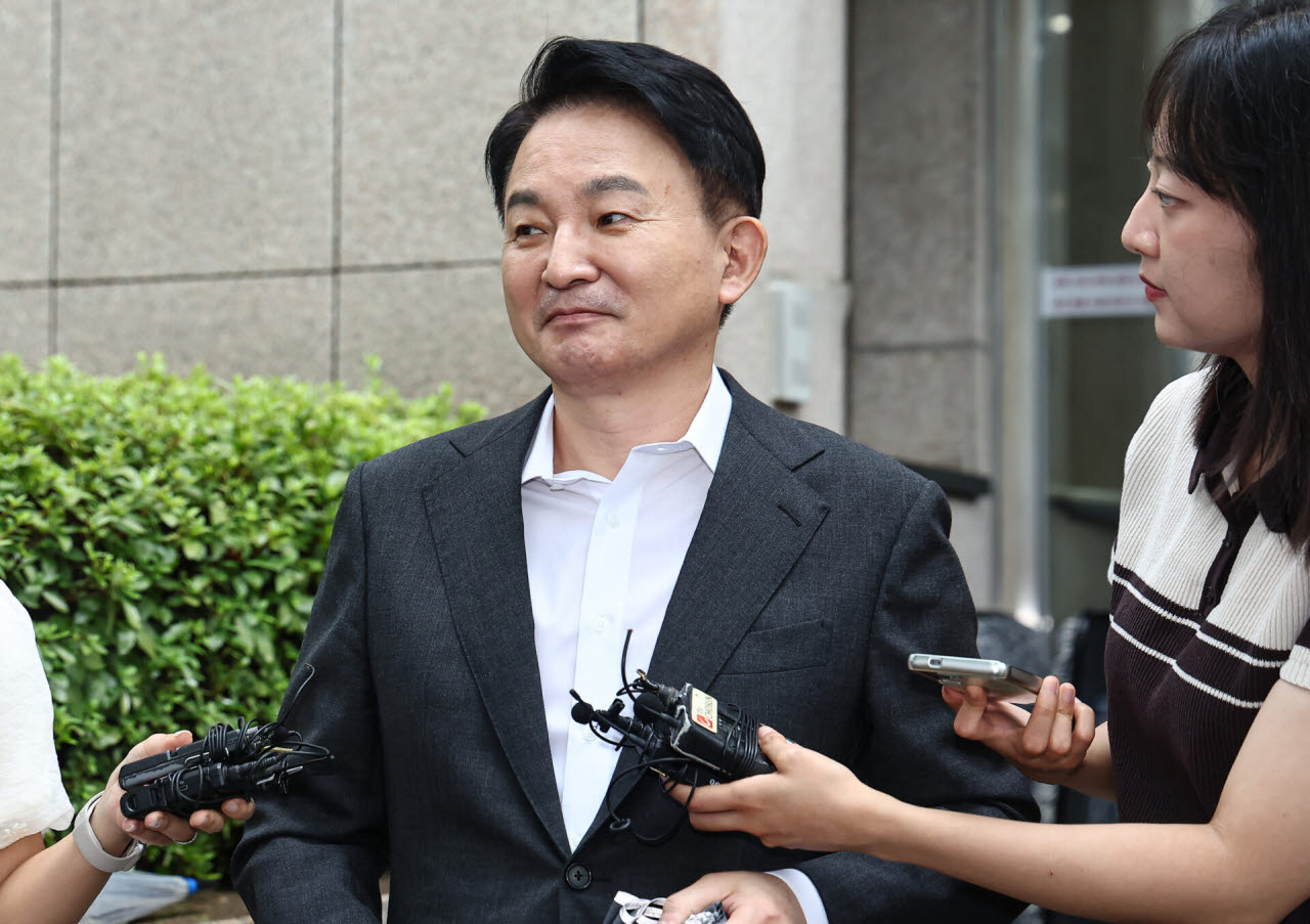 종합특검 출석한 원희룡 "마음대로 그림 그려보라…잘 안될 것"