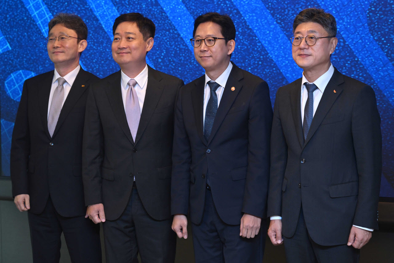 [포토]한자리에 모인 과기정통부 장관과 통신사 CEO들