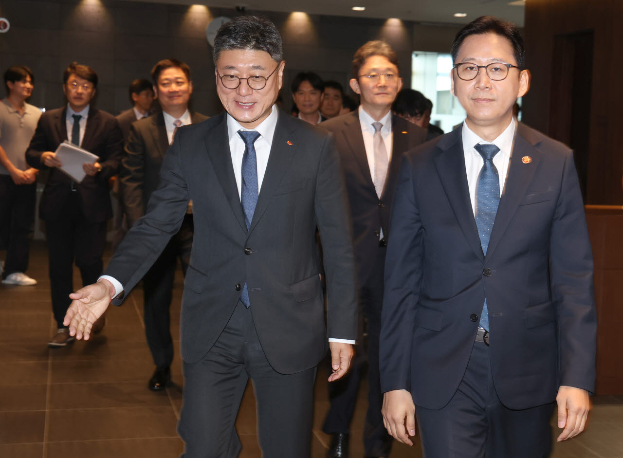 [포토]간담회장 향하는 과기정통부 장관과 통신사 CEO들