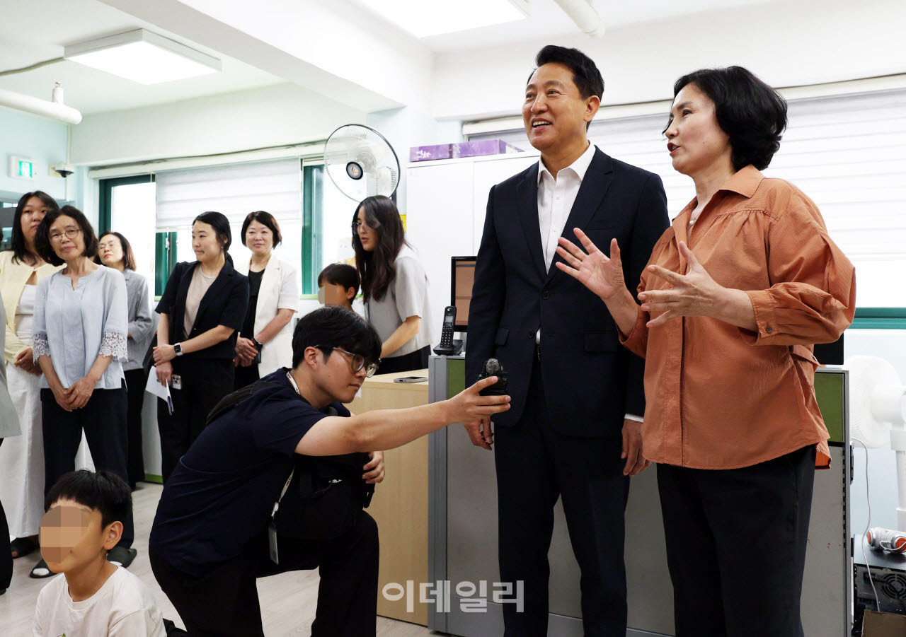 [포토] ‘서울아이 든든한끼’ 현장 찾은 오세훈 시장