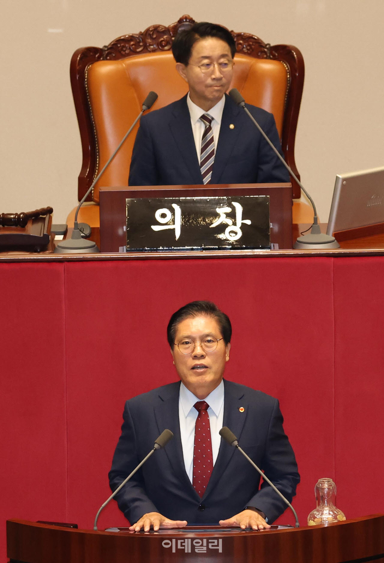 [포토]송석준 외교통일위원장, '당선 인사'