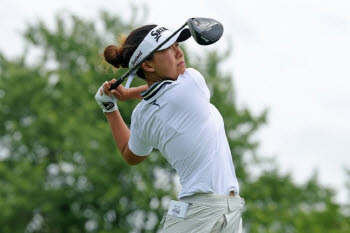 신지은, LPGA 스코틀랜드 오픈 첫날 공동 선두로 출발