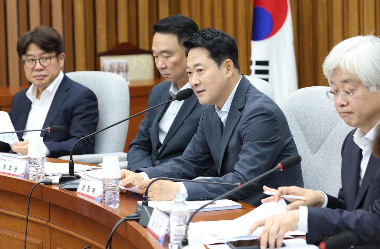 [포토]국민의힘 부동산정책 정상화 토론회, '발언하는 장동혁 대표'