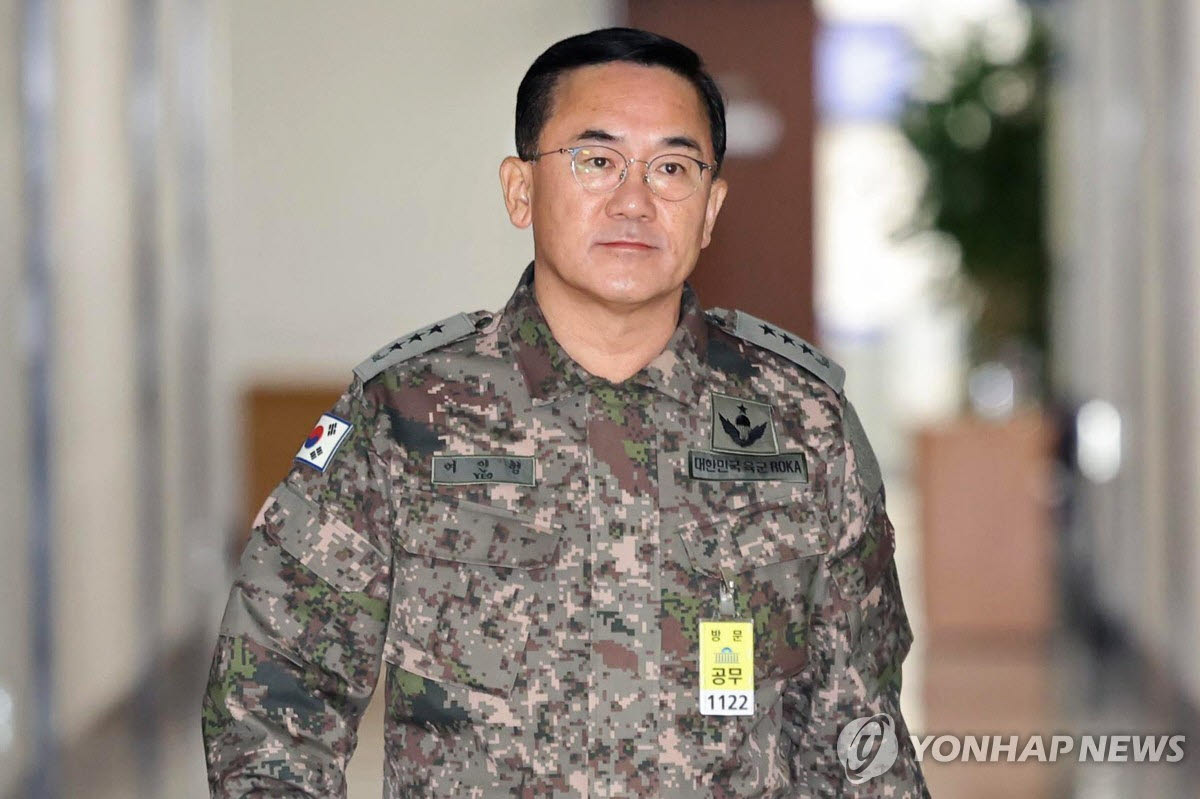 [속보] 특검, '내란 가담' 여인형·이진우 전 사령관 징역 30년 구형