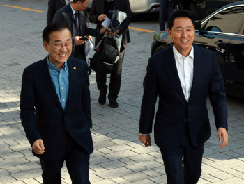 김윤덕-오세훈, 주택공급 위해 만났다…용산국제업무지구 등 논의