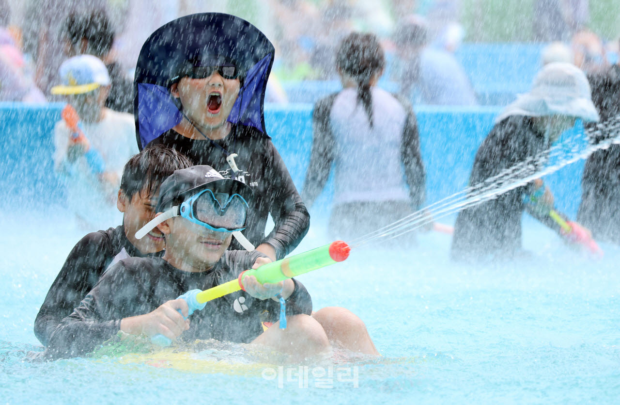 [포토] 평창더위사냥축제 물놀이