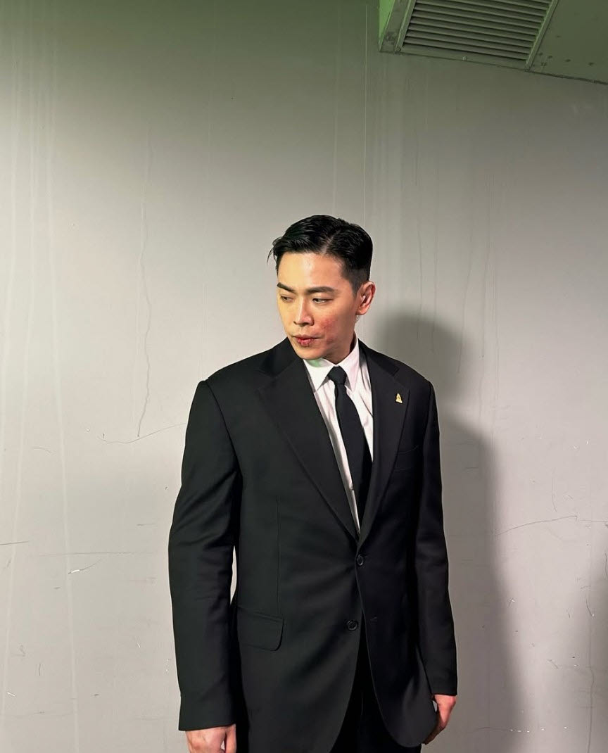 '김부장' 이동하 "행복했다" 종영 소감…아내 소진 "수고했어요" 응원