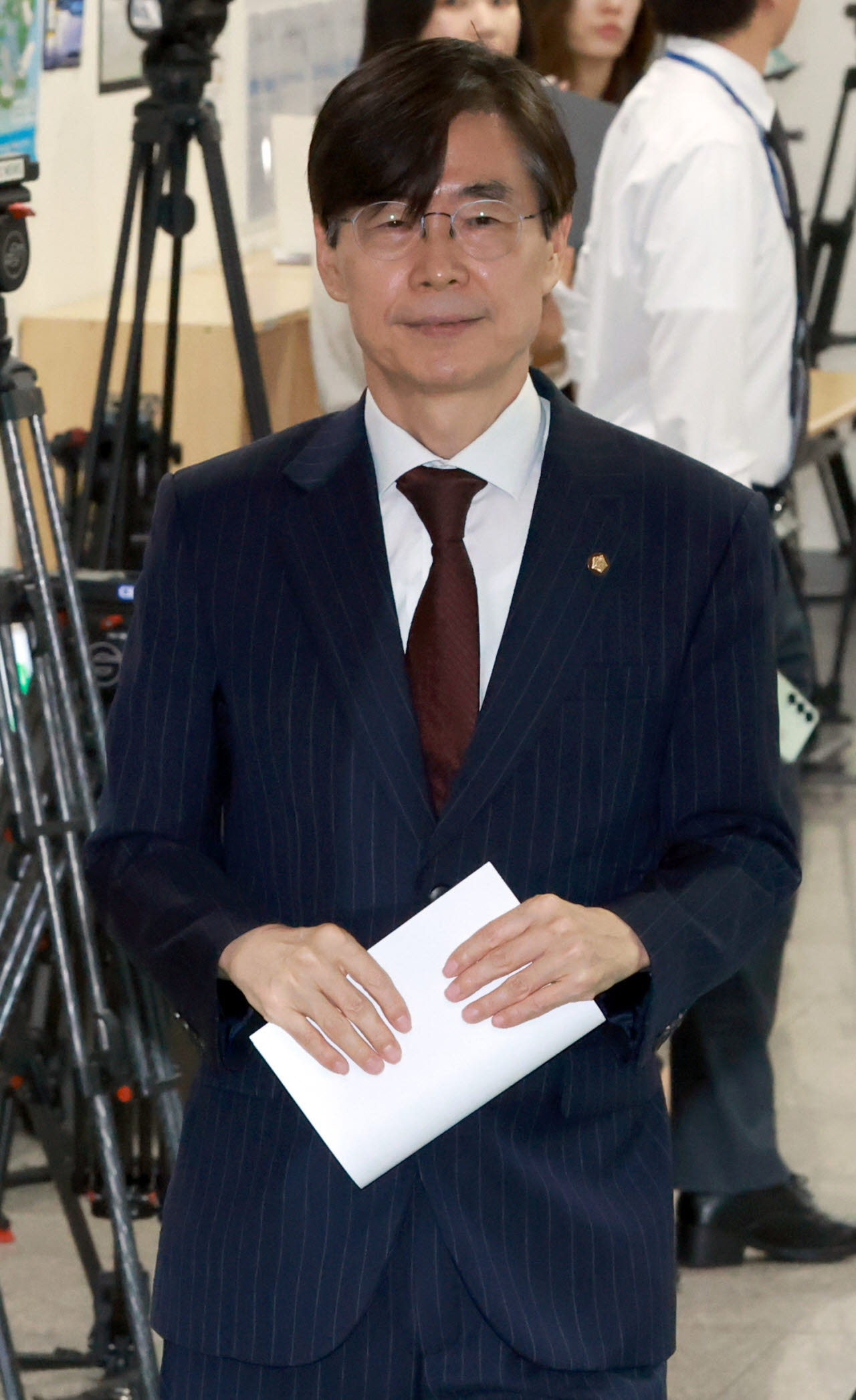 [포토]기자회견 하기 위해 입장하는 조경태 국민의힘 의원