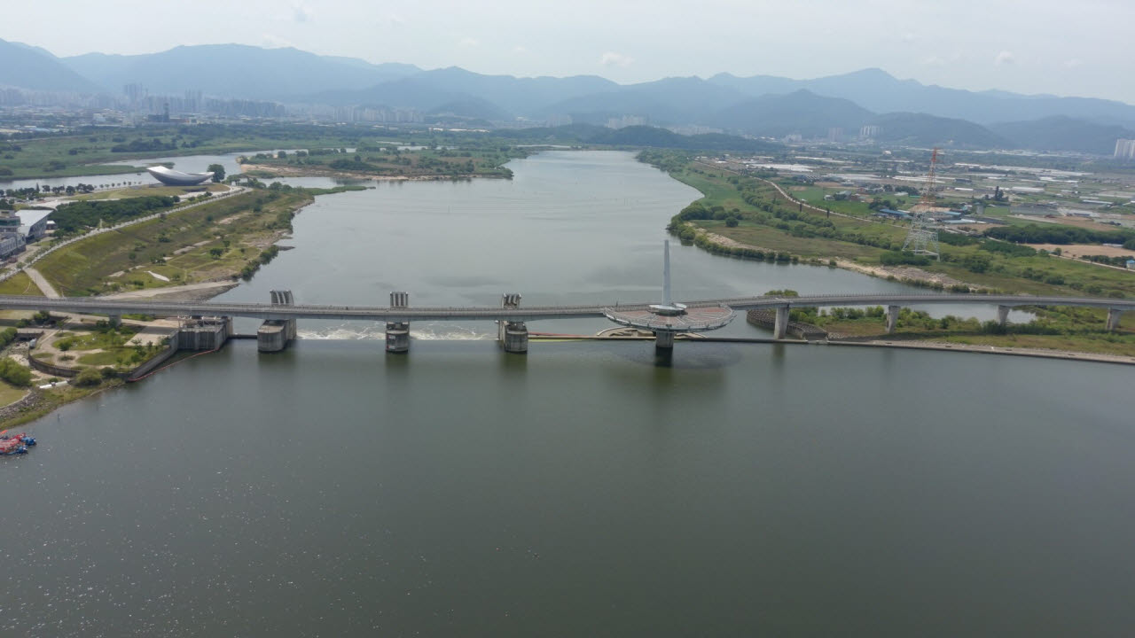 여름철 낙동강 녹조 확산에 하류 4개 보 순차 개방