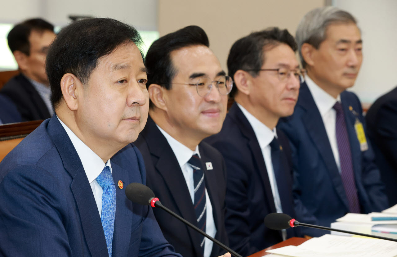 [포토]재정경제기획위원회 제3차 전체회의 참석한 구윤철-박홍근-신현송