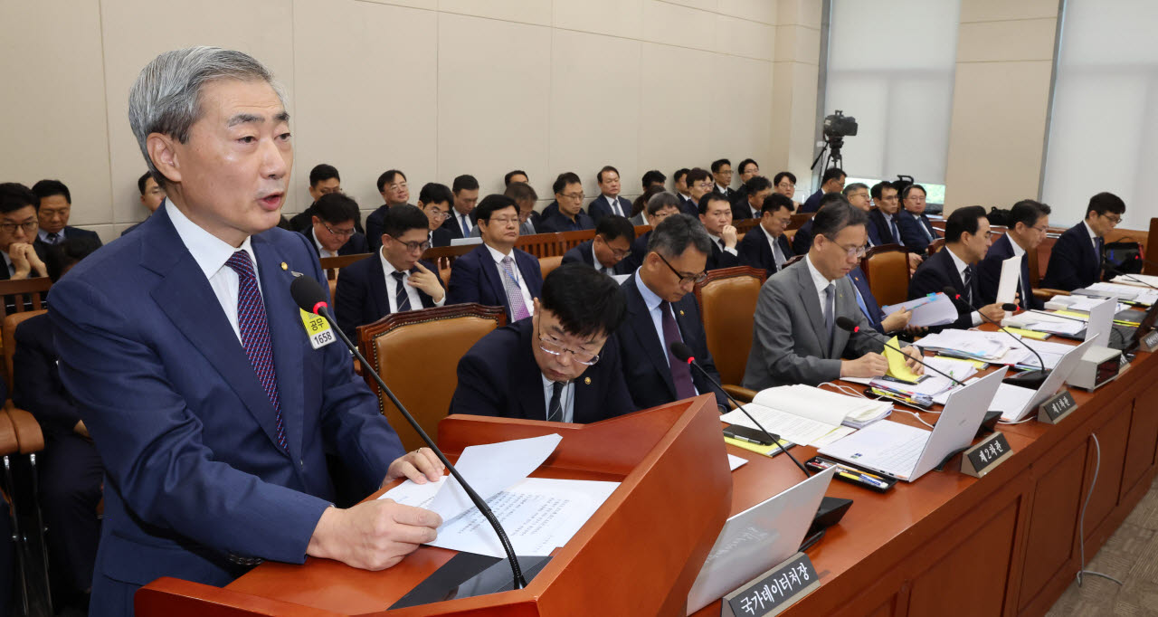 [포토]신현송 한국은행 총재, 재정경제기획위원회 제3차 전체회의 업무보고