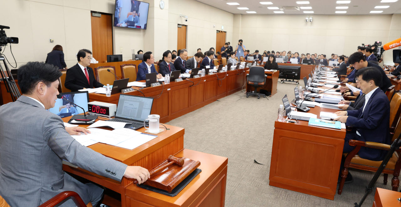 [포토]재정경제기획위원회 제3차 전체회의 시작합니다