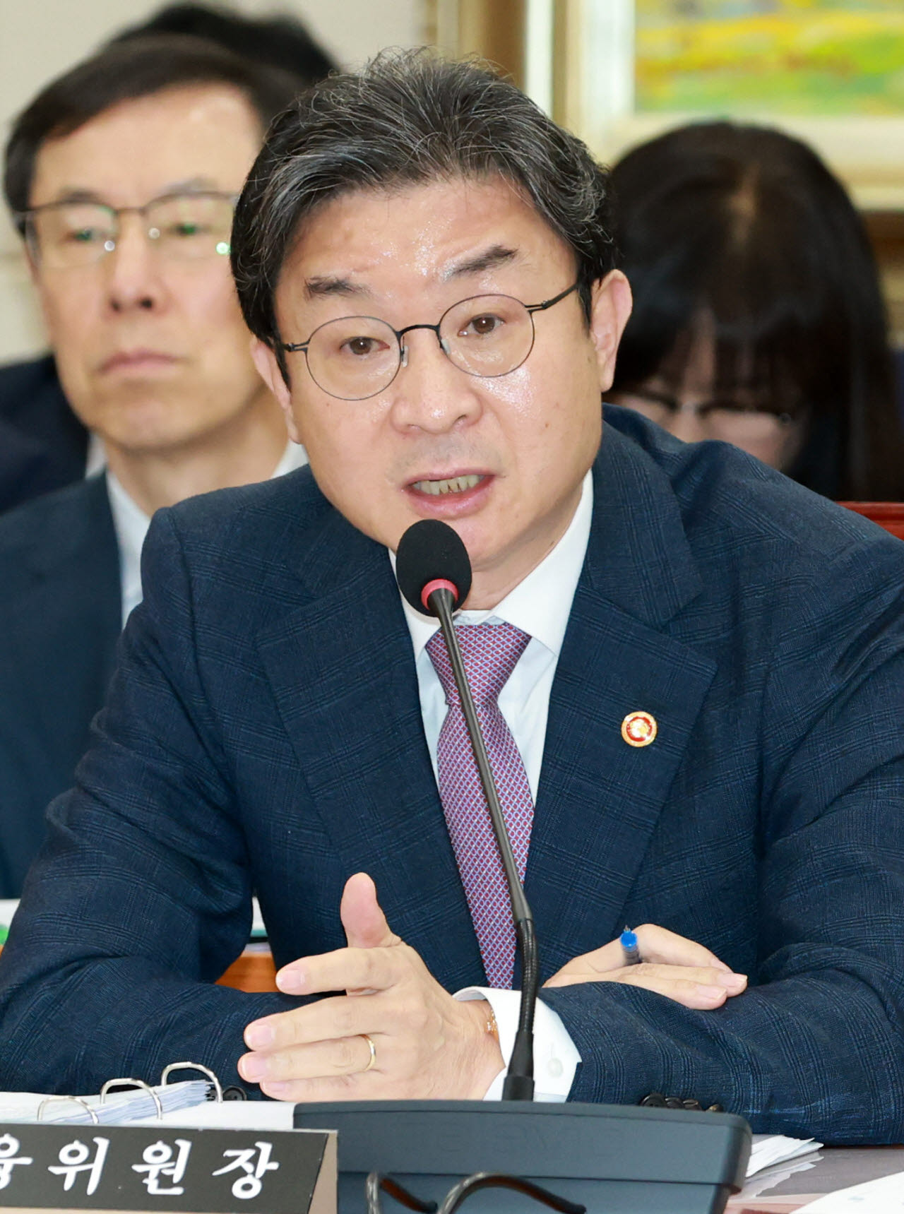 [포토]질의에 답하는 이억원 금융위원장