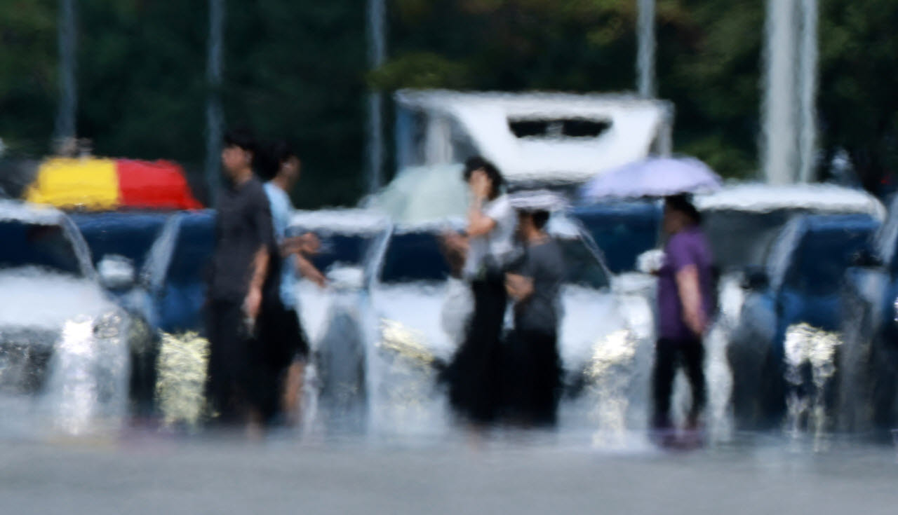 [포토]폭염특보, 아지랑이 피어오르는 도심