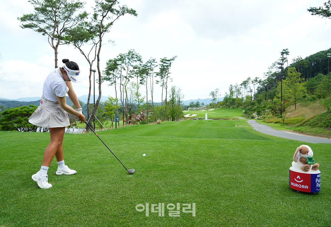 [포토]이윤서,티 높이 조절하고 파워풀 티샷