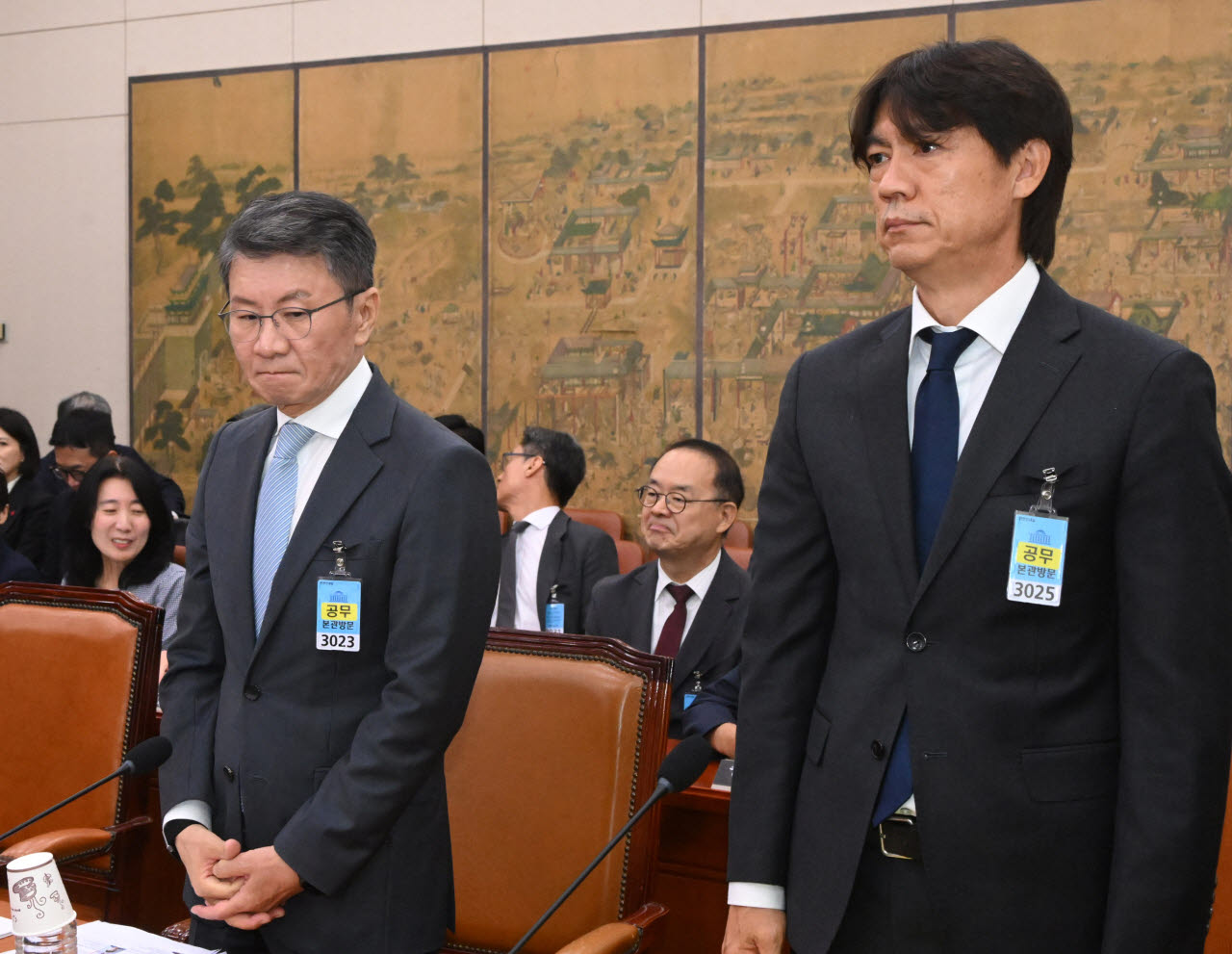 [포토]문화체육관광위원회의 대한축구협회 현안 관련 청문회 출석한 정몽규-홍명보