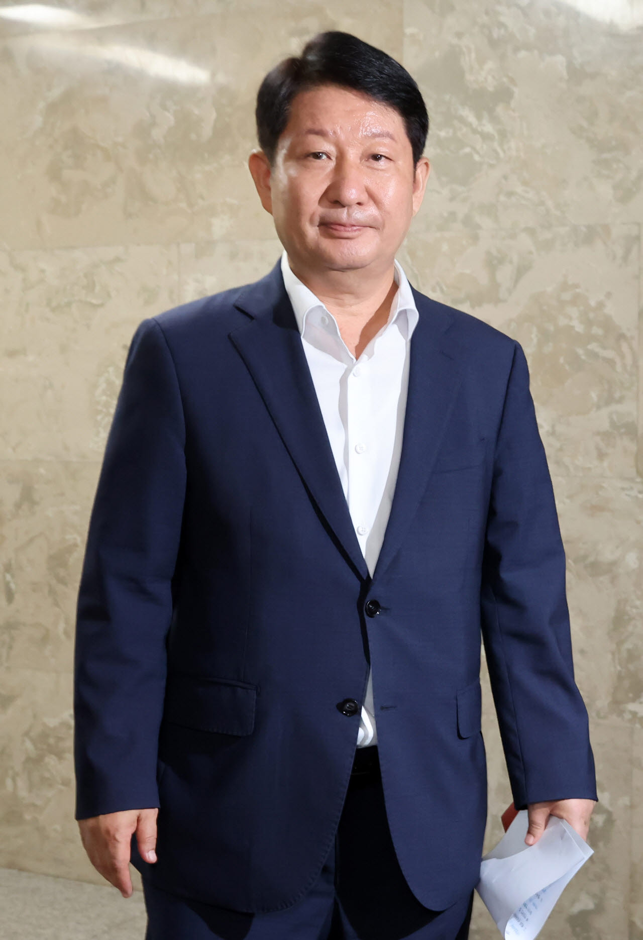 [포토]의총 입장하는 권영진 의원