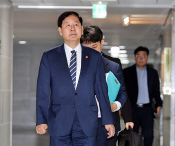 부동산 증세하려는 정부…與 내부도 우려 표명
